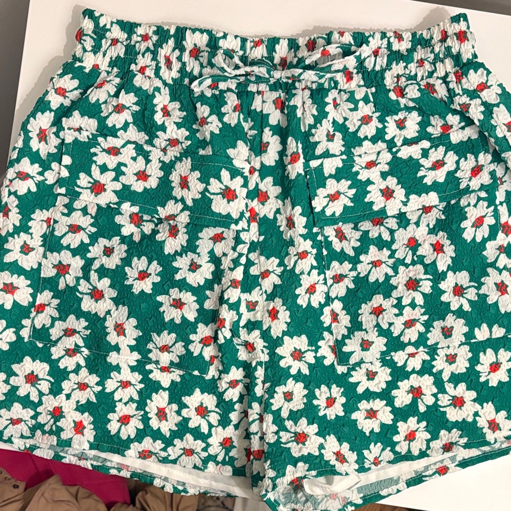 VICI FLORAL SHORT